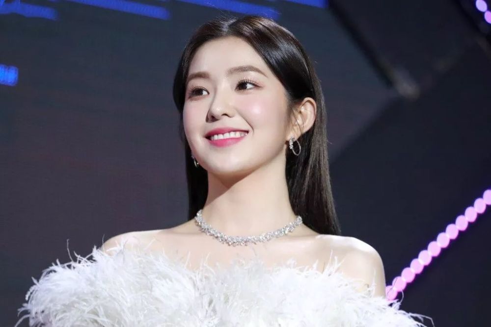 听说,她的美貌把服务器都震瘫痪了