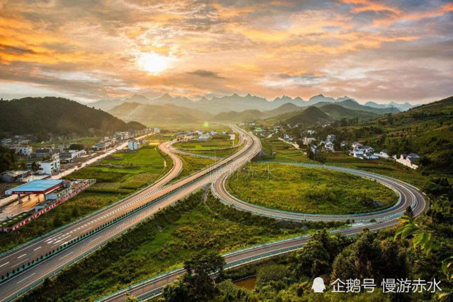 金仁桐高速:该项目起于播州区和毕节市金沙县交界处的泮水镇稻场坝