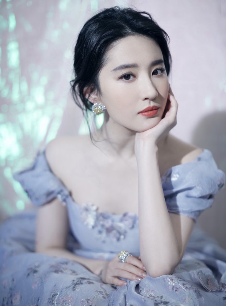 杨幂佟丽娅刘亦菲baby,四大美女同框,神仙打架现场!