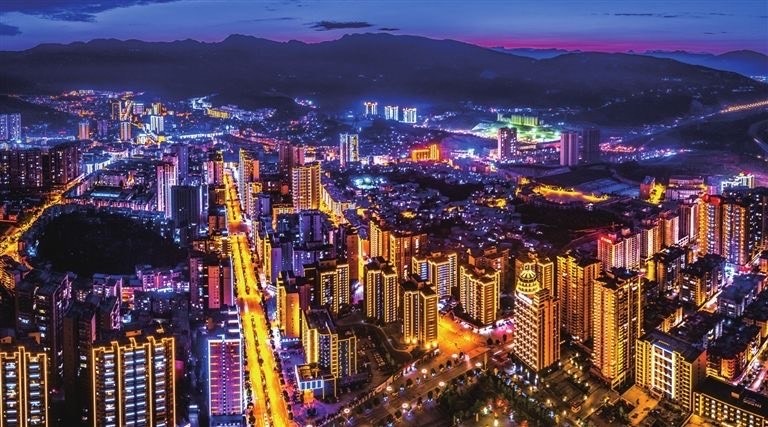 贵阳历年经济总量_贵阳北站图片(3)
