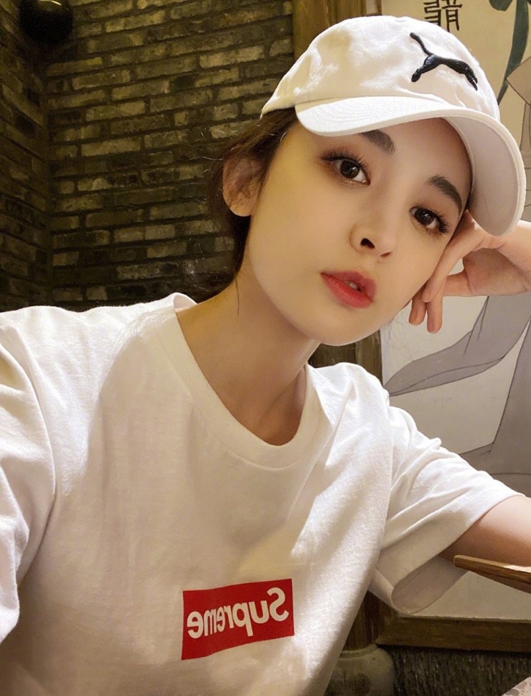 古力娜扎晒出生活照5连拍,28岁却美成了18的模样