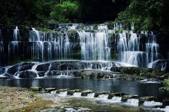 广西凤山县经济总量_广西凤山县旅游区图片(2)