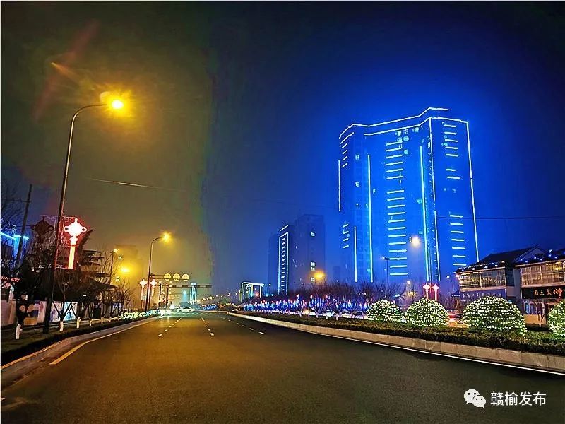 赣榆城区街道装扮一新,迎新年!
