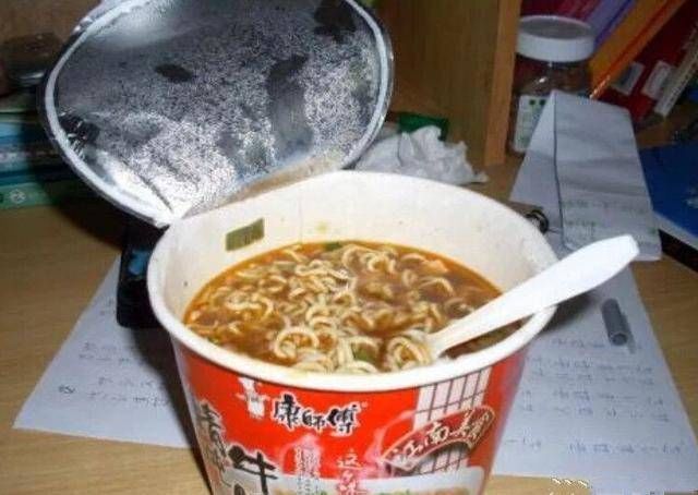 当时一起深夜复习一起熬夜打游戏一起吃泡面的好基友们,毕业后四散