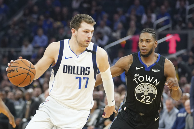 〈埃文斯〉东契奇三节20+8独行侠大胜 勇士9