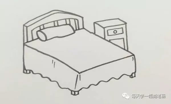 步骤三:然后将小床的床脚画出来,画出床头,床头中间是镂空的三根柱子