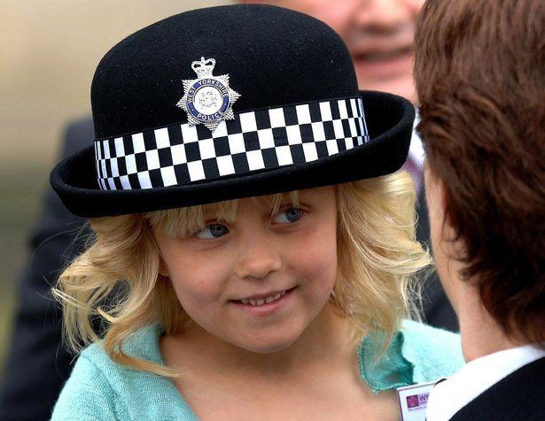 英国女警察在5岁女儿生日当天遇害,凶手藏匿15年终于