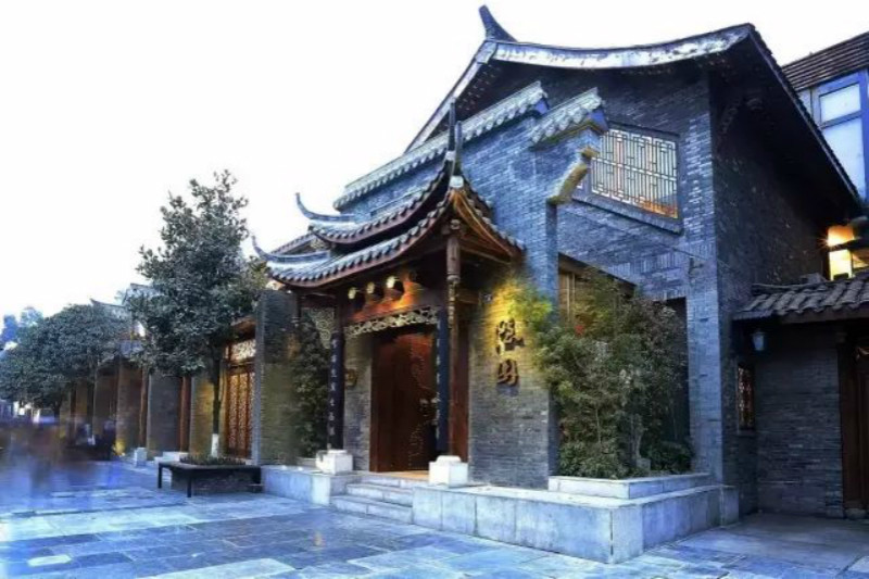 海南的经济总量太少_海南大学经济学院院徽