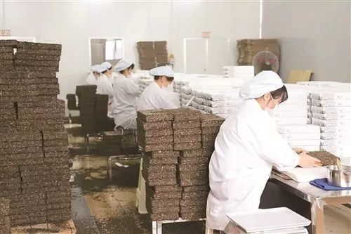 安化贫困人口_贫困山区的孩子图片(2)