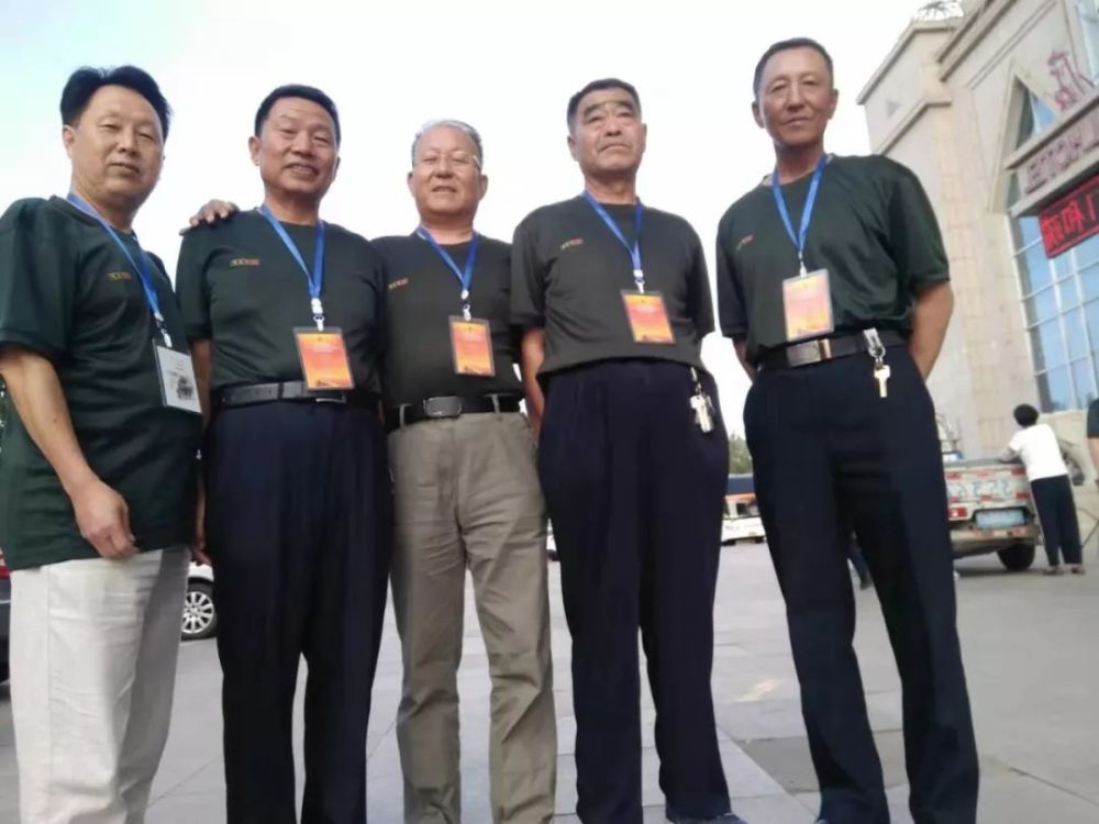 堂(陕西横山籍76年兵,张崇祥(陕西米脂兵籍76年)我去他家看兵的那天