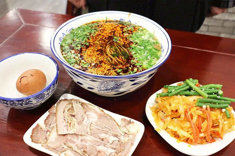 千万别跟甘肃人吃饭