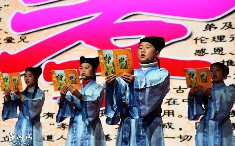 歌曲十送红军歌词和曲谱_我和我的祖国歌词曲谱(4)