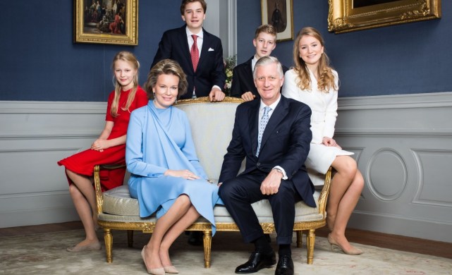 两人婚后共育有4个孩子,分别是18岁的伊丽莎白公主,16岁的加布里埃尔
