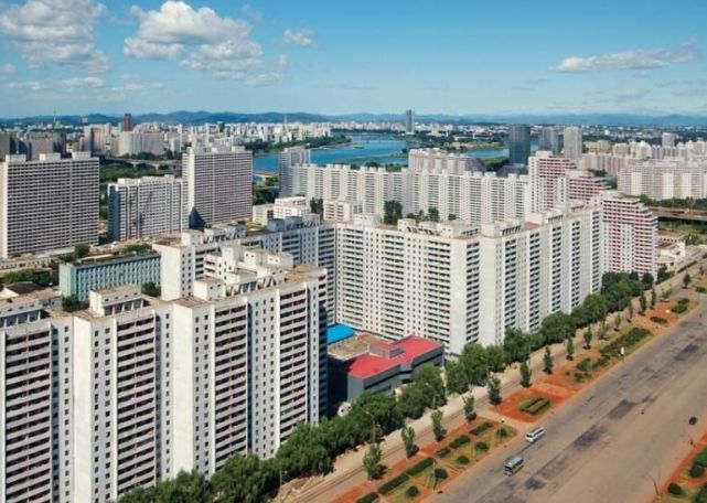朝鲜最大城市平壤:这高楼也太多了吧,城建比你想象中