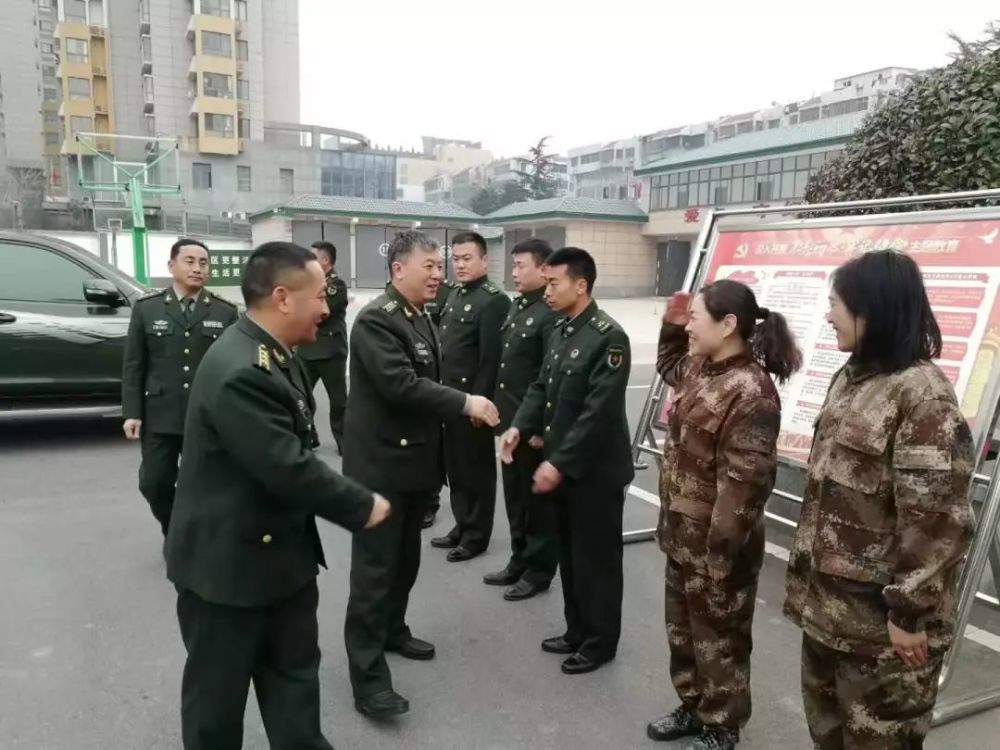 连云港警备区慰问部队老首长和驻地官兵