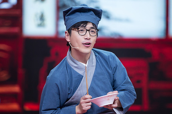 白客化身“蚌精”登《天天》PK大张伟秀模仿功力