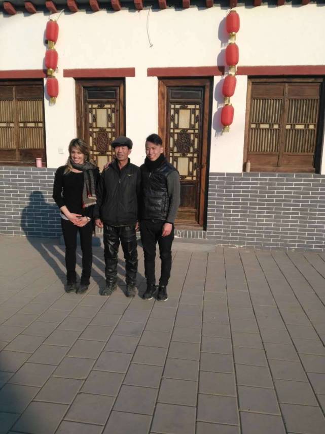 小伙在国外教杂技 娶了个意大利媳妇儿回家过年 - 海阔山遥 - . 小伙在国外教杂技 娶了个意大利媳妇儿回家过年 - 海阔山遥 - .