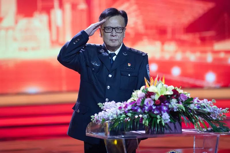 新春致辞按住画面移动小窗翁祖亮,杭迎伟,田春华,姬兆亮,徐叶枫