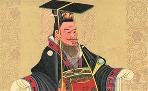 汉高祖在位时,分封刚刚施行,王国,侯国也有限制,随着汉景帝的即为