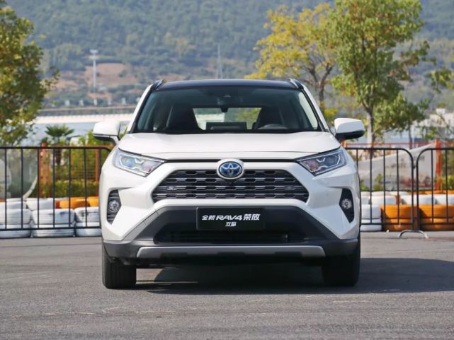 20万预算最容易纠结,都是丰田suv,威兰达和rav4荣放有