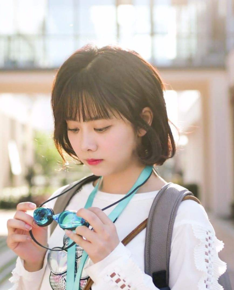 有一种"幼齿气质"叫29岁谭松韵,当她换上学生装,秒变18岁少女