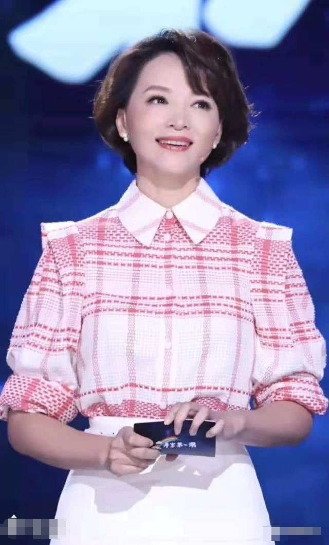 董卿曾多次登上春晚舞台，如今却再一次缺席2020央视春晚，知情人士曝出背后真相！（组图） - 6