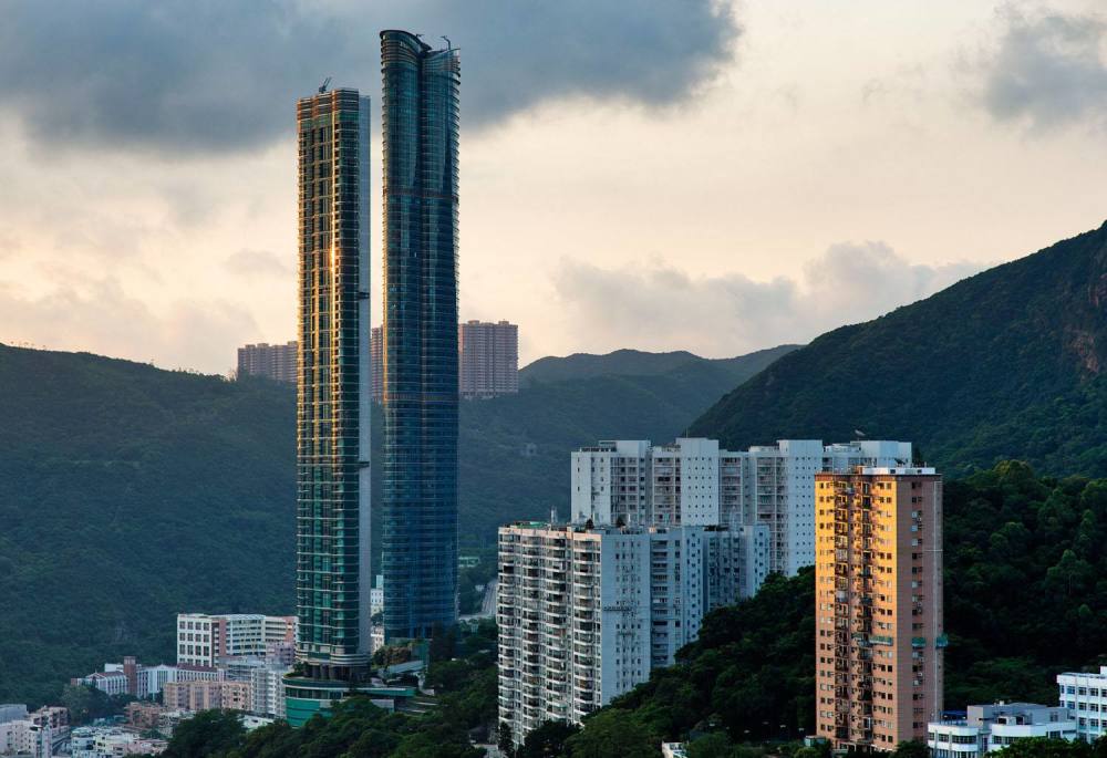 中国最任性的富豪，在香港拥有100多套豪宅，自己不住也不租不售
