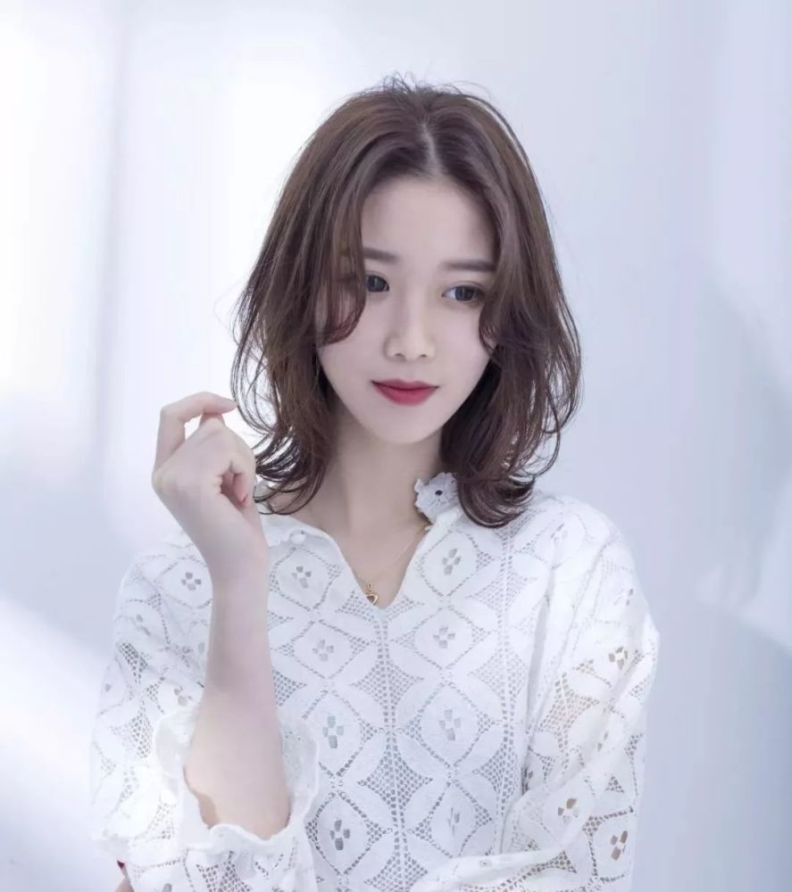 2020网红减龄锁骨发型,2021什么发型最流行女 2020年最减龄的"锁骨发