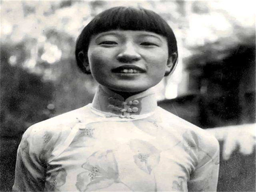 金默玉,原名爱新觉罗·显琦,是清廷肃亲王爱新觉罗·善耆的第17个女儿