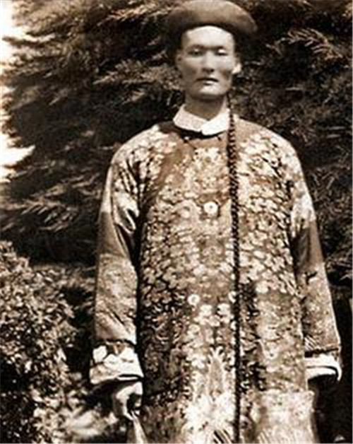 清朝第一巨人詹世钗身高超姚明娶英国妻子后代现状如何