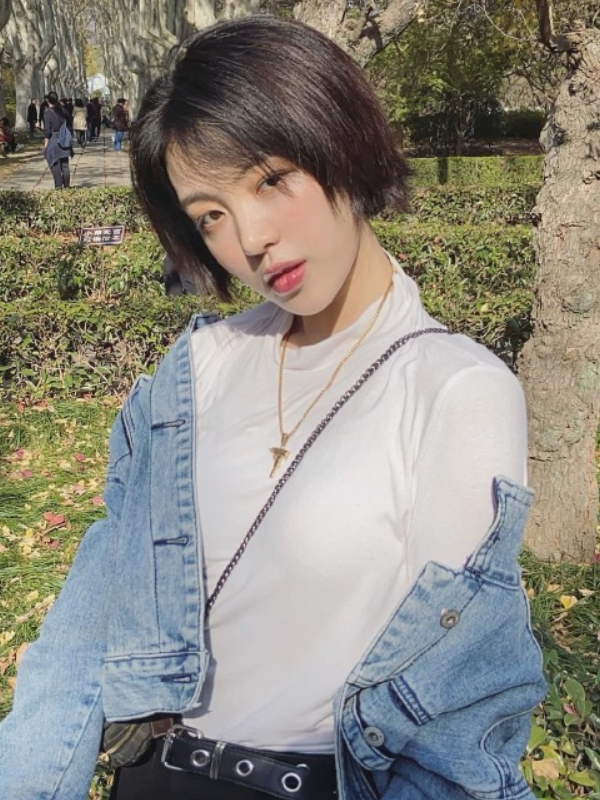 有种神颜叫郝五一,短发造型少女感满满,怪不得把赵观潮迷得神魂颠倒!
