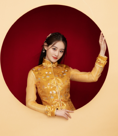 不愧是金希澈女神,祝绪丹旗袍搭配纱裙,却意外美成"人间仙子"