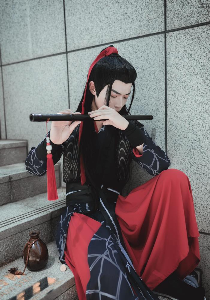 魔道祖师主角真人化,魏无羡的coser神似肖战,舅舅吃藕好可爱