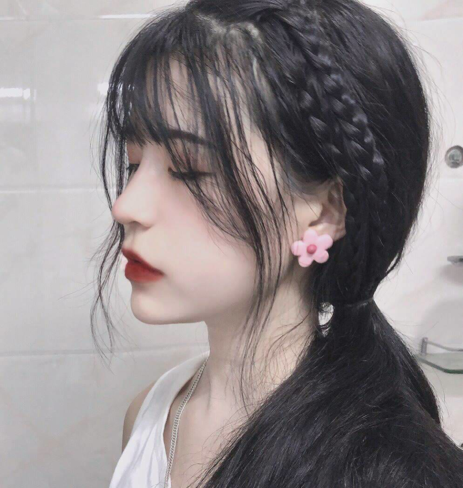 少女心爆棚的头像:趁着星星和月亮都在,悄悄说声你真可爱!