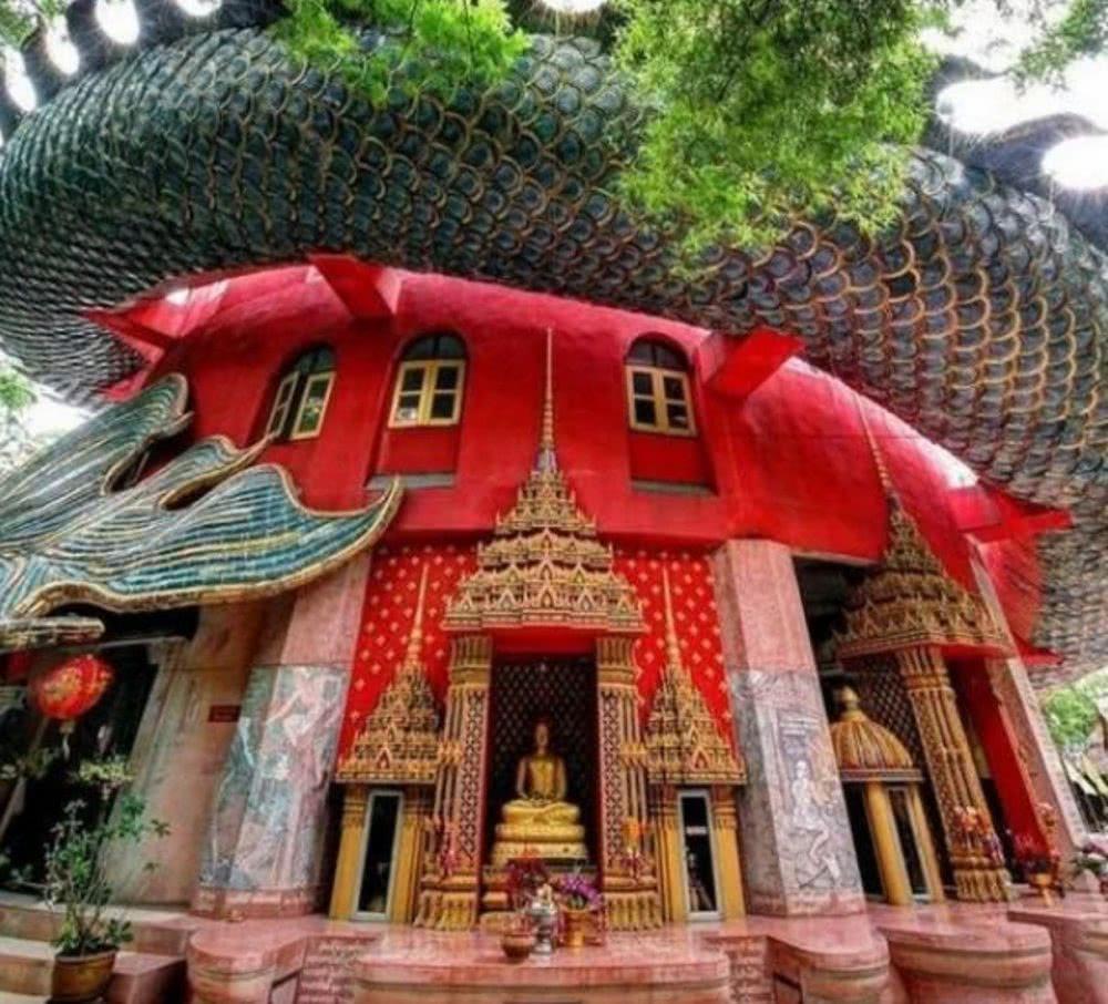 泰国最霸气寺庙:高达80米被巨龙缠绕,知名度高却不想变成景区?