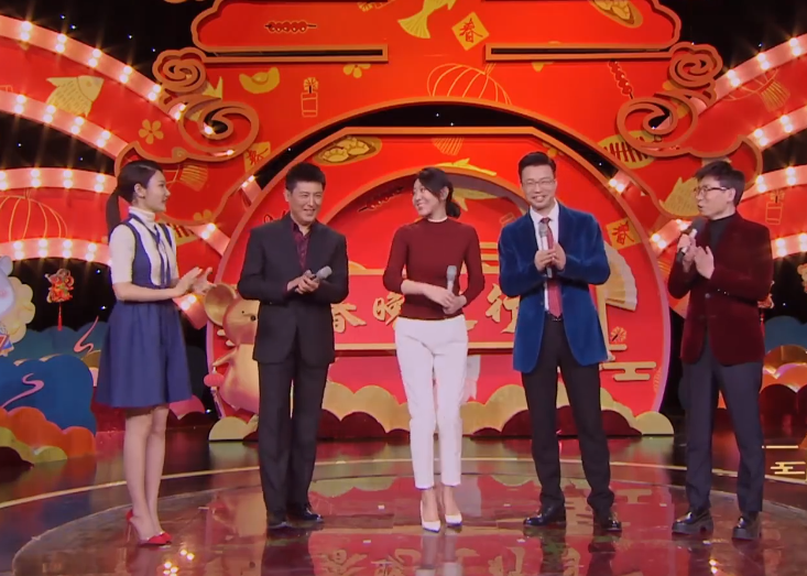 闫妮和王迅两位演员虽然春晚经历不多,但他们都是身经百战的老演员,演