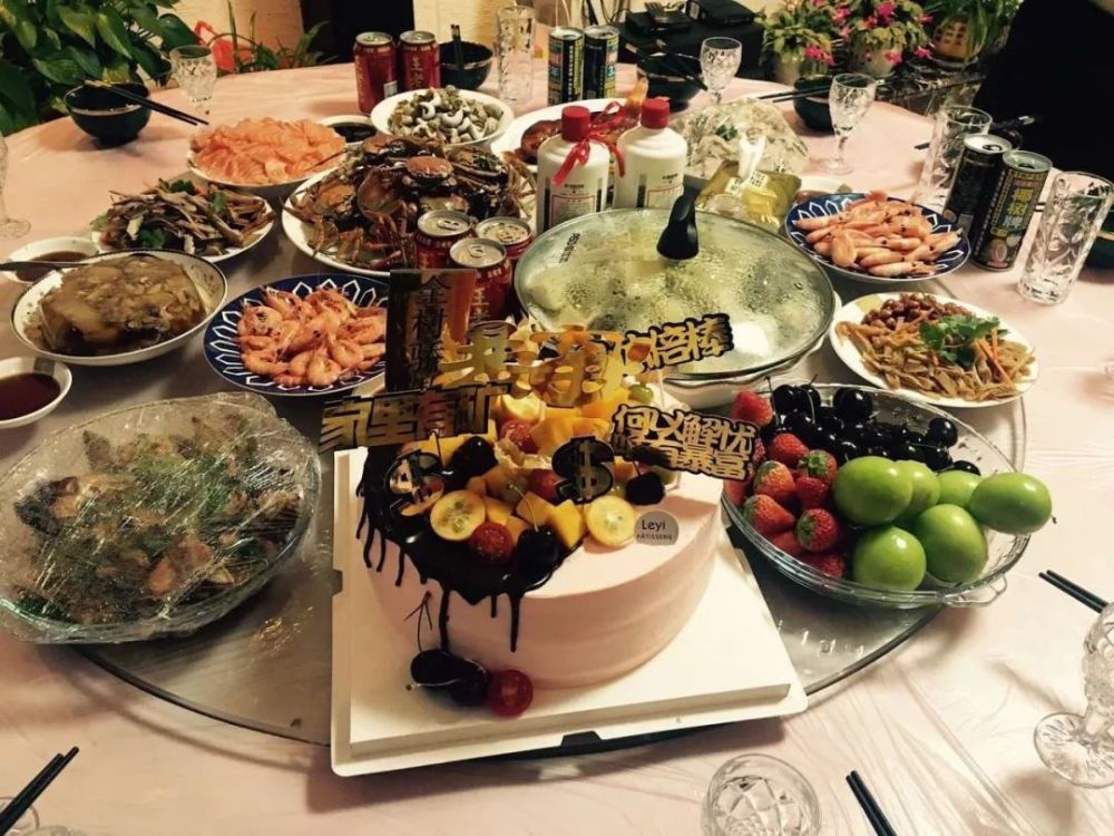 小布带你云吃饭!昨晚的年夜饭,真香!爱申活暖心春