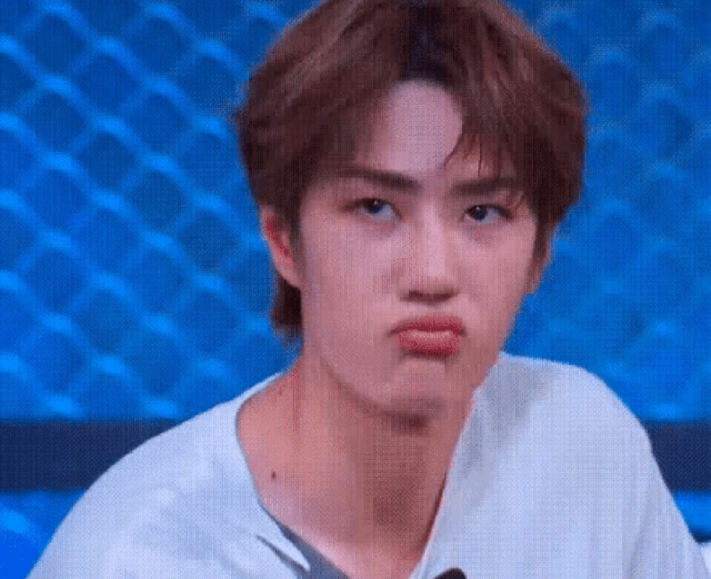 我们一博宝宝怎么了啊,不管委不委屈,但是想要真的是想要去抱抱啊