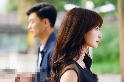 有4种表现的女人,多半都是渣女,男人再爱也要远离
