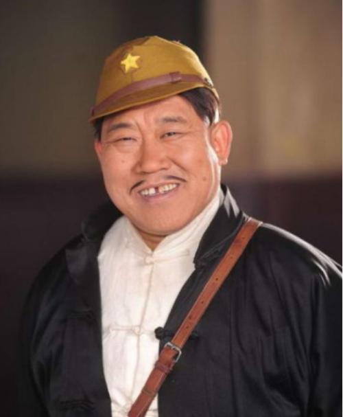 他是十佳演员,也是反派专业户,甘当反派反而助自己一夜成名