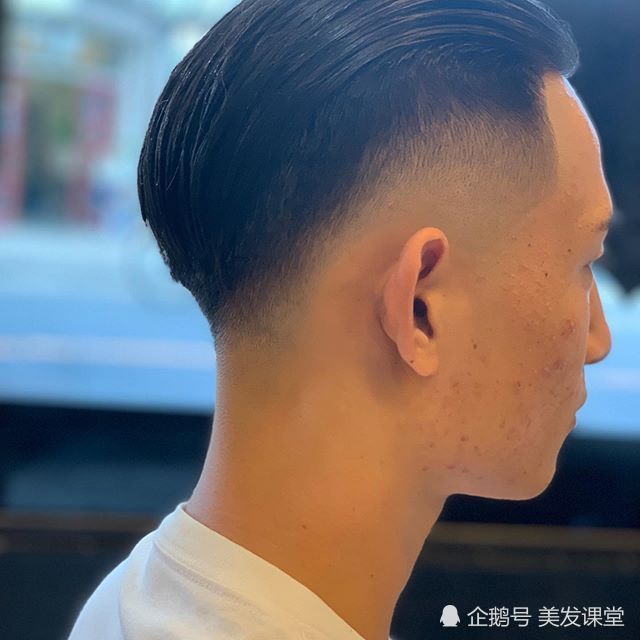 发型师发布阳光帅气的几种发型,别傻傻不知道,喜欢短发来收图