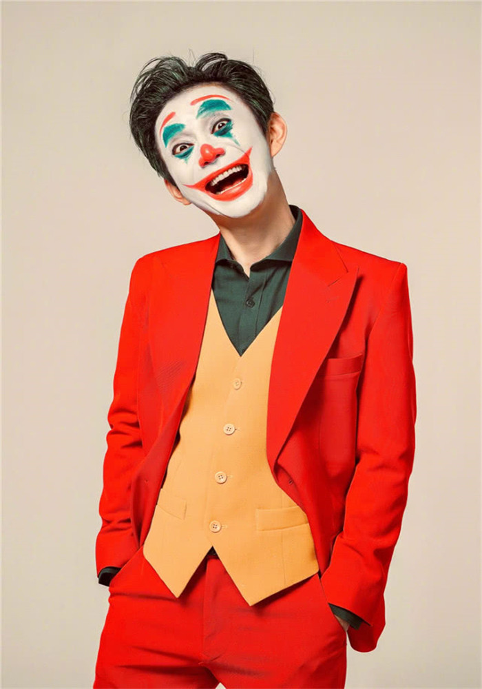 男星挑战小丑妆易烊千玺薛之谦很一般何炅才是真拼了