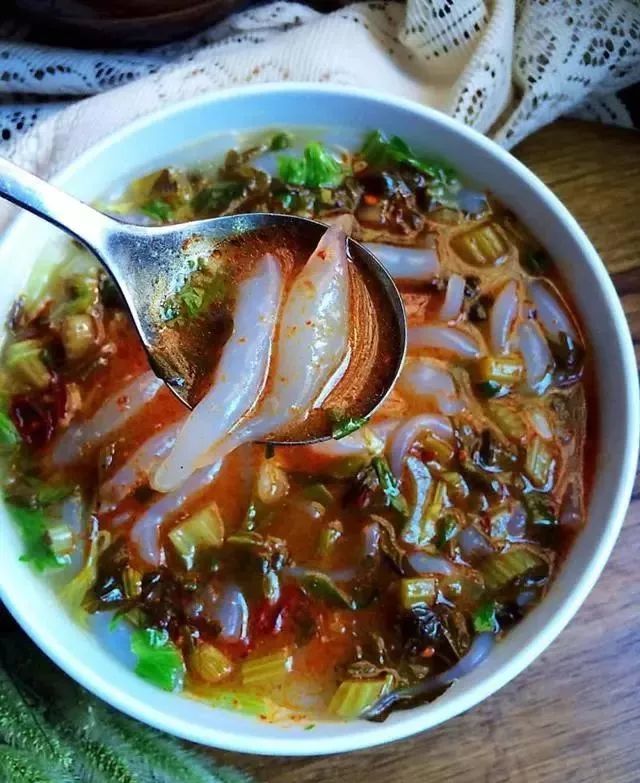 陕西美食——浆水豌豆鱼鱼,菜如其名,让人爱不释口哦