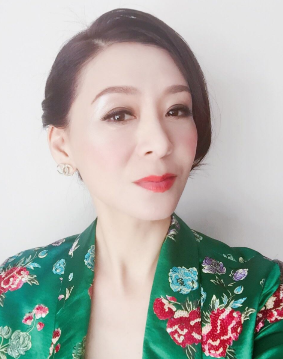 她是80年代当红女演员,嫁入豪门后被传离婚,如今56岁美如少女