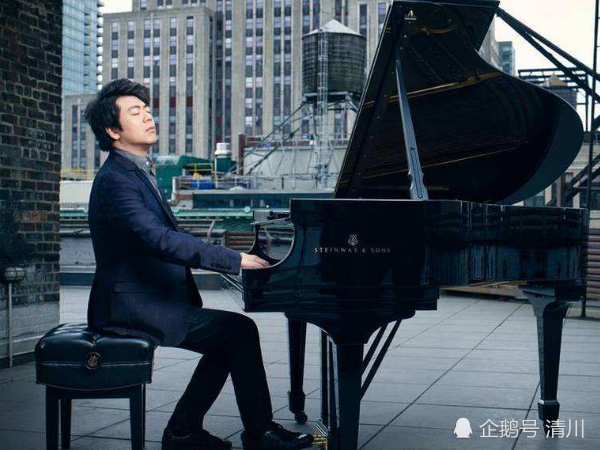弹钢琴也不容易,郎朗表示弹完贝多芬奏鸣曲,得准备两辆救护车急救
