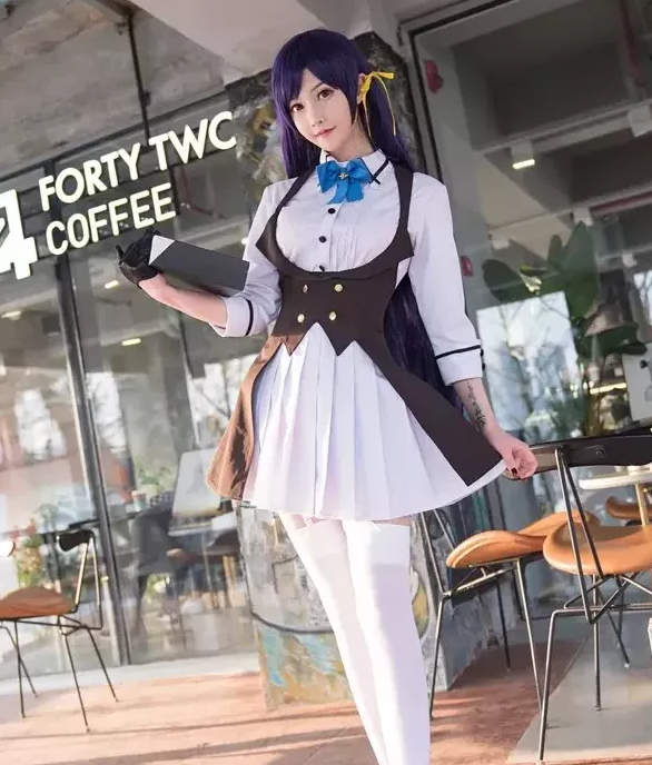 15岁小姐姐cos时无暇走红,不料带火