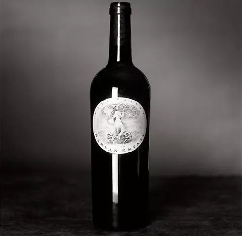 赤霞珠(cabernet sauvignon)混酿葡萄酒为主,由大卫·艾伯如(david