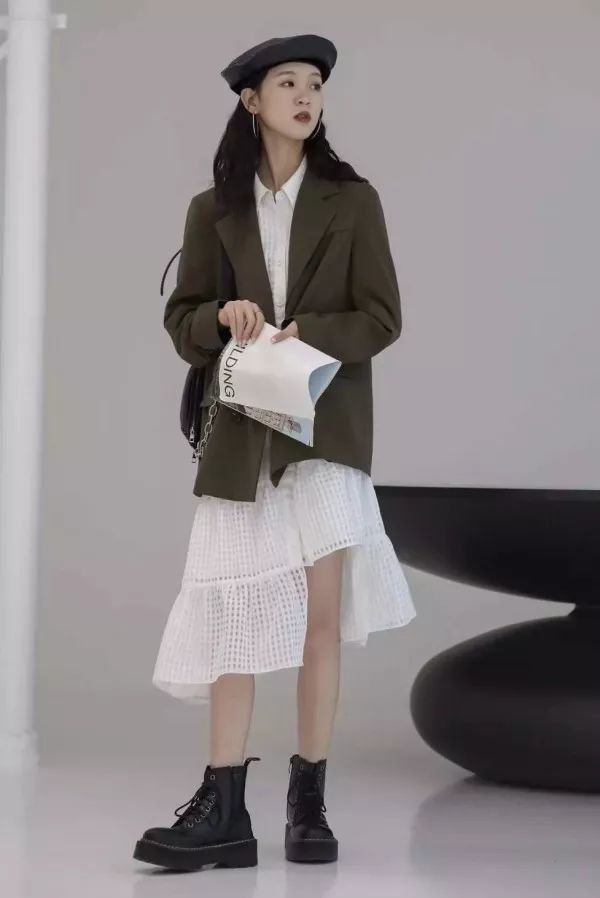 【流行单品】黑色马丁靴,怎么穿出女人味