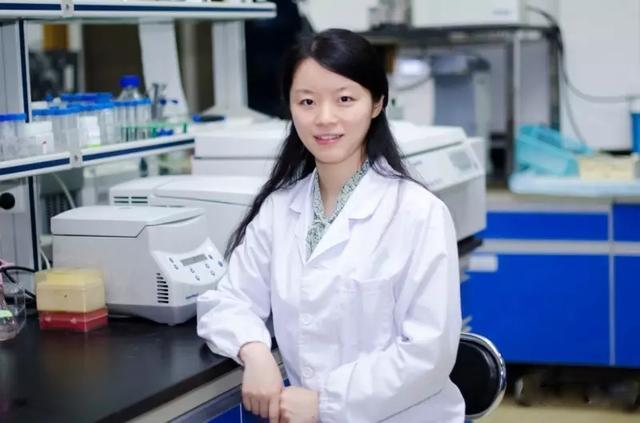 但更为人熟知的还是舒院士妻子王延轶教授.