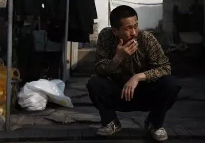 暴力,爱情,死亡,最贴近韩国底层人物的高评分电影,既真实又讽刺